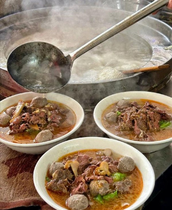 散户配资 社区餐饮黑马：把牛肉面从28降到15，老板说'薄利快销'才是王道